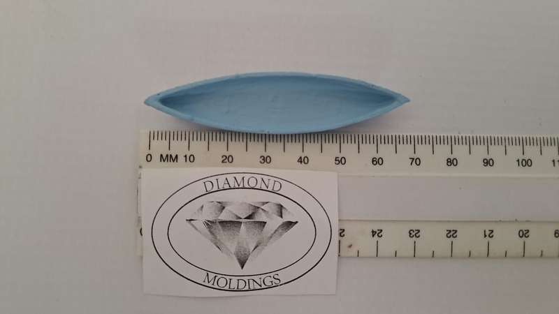 Model Trains HO 1 x River Canoe (L. Blue) - 68mm x 16mm x 7mm