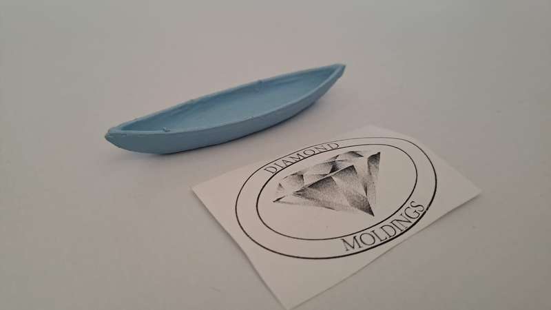 Model Trains HO 1 x River Canoe (L. Blue) - 68mm x 16mm x 7mm