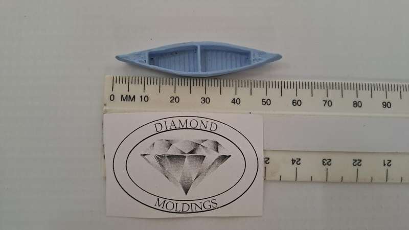 Model Trains HO 1 x Canoe (L. Blue) - 53mm x 9mm x 6mm