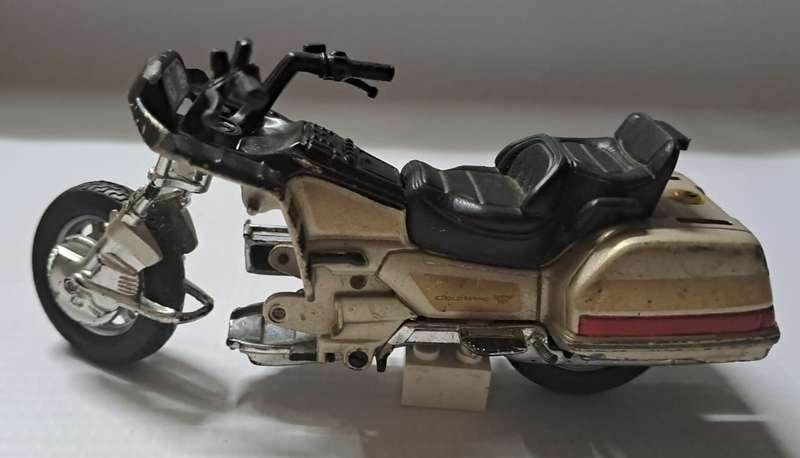 Model Motorbike - 1 x Maistro Bike for spares. 125mm x 40mm x 65mm