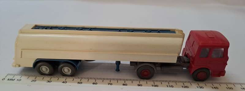 Model Trains 1:87 HO 1 x Wiking - MAN Oil Tanker.