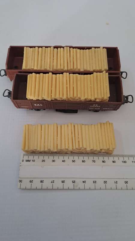 Model Trains HO 3 x Wood piles for Sawmill or flatbed (Unpainted)