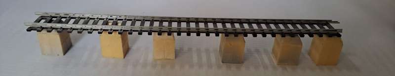 Model Trains HO 6 x Bridge Pillars (Unpainted)