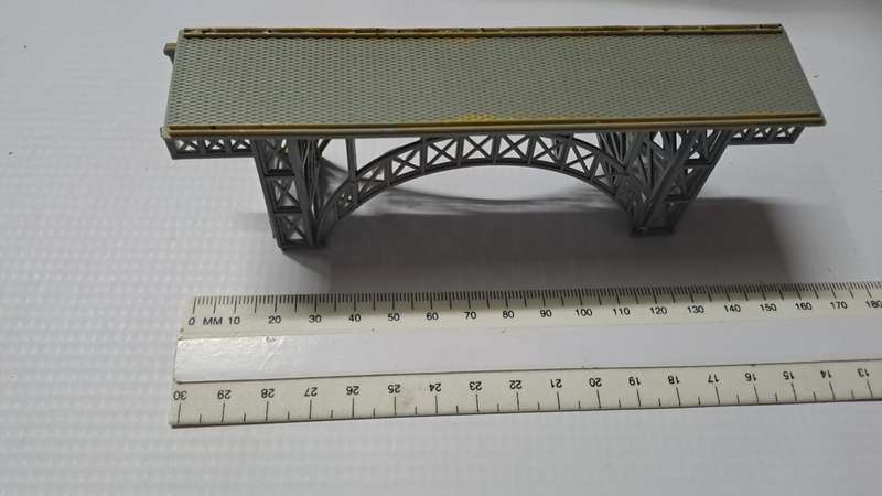 Model Trains N-Scale 1 x Small Bridge. 145mm x 30mm x 47mm