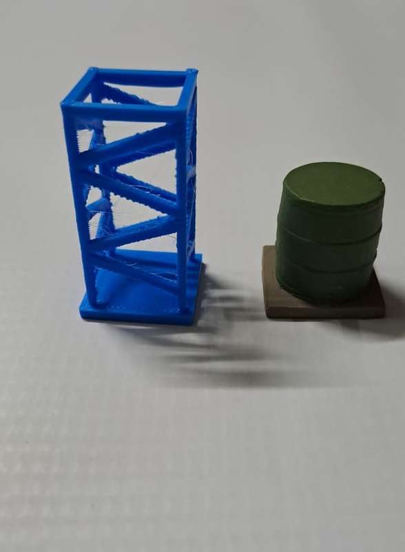 Model Trains 1:87 HO - Water Tank on platform with stand - 23mm x 23mm x 65mm