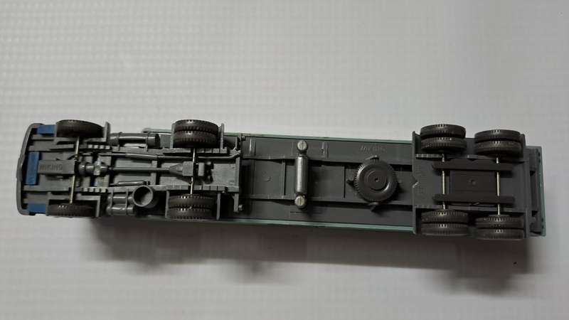 Model Trains 1:87 HO 1 x Wiking Mercedes-Benz truck.