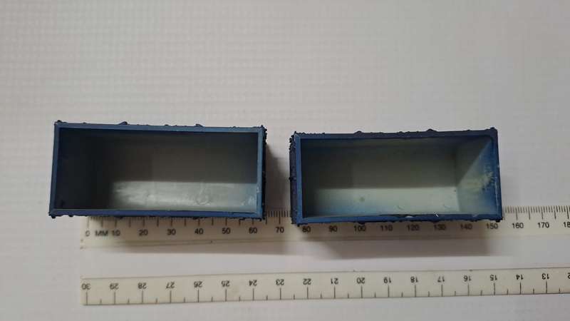 Model Trains HO-Scale 2 x LNER Container (plastic).