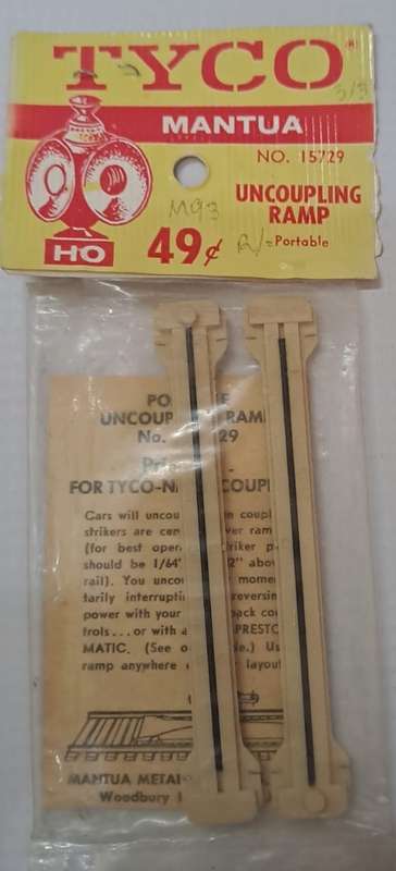 Model Trains HO-Scale 2 x Tyco Mantua Uncoupling Ramp. (portable)