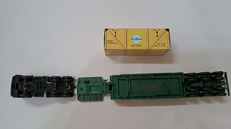 Model Trains/Trucks HO 1 x Kibri Mercedes-Benz Abnormal Load Truck.