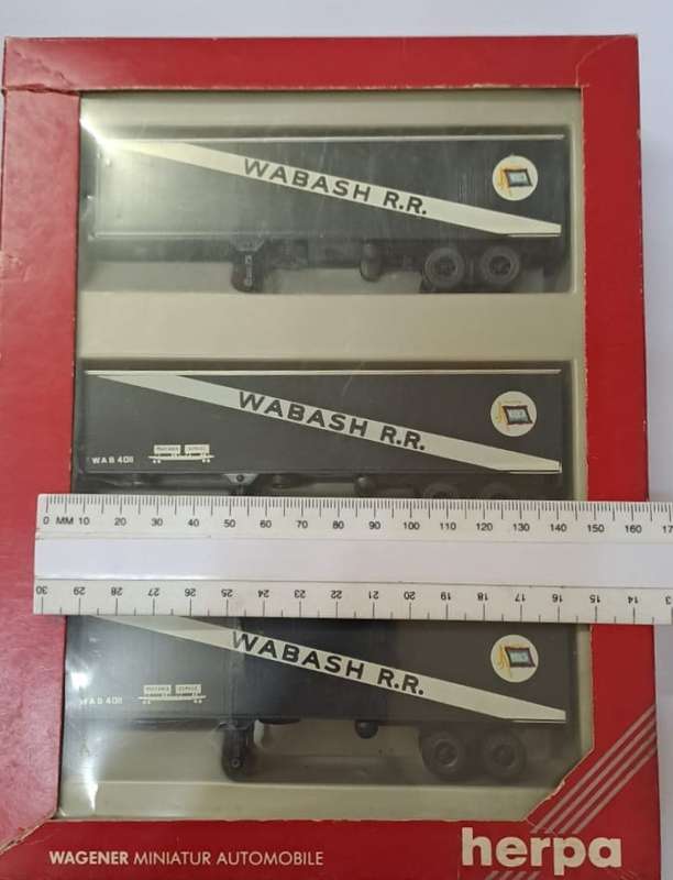 Model Trains/Trucks HO 1 x Herpa pack 3 x Wabash R.R. Containers on Trailers.