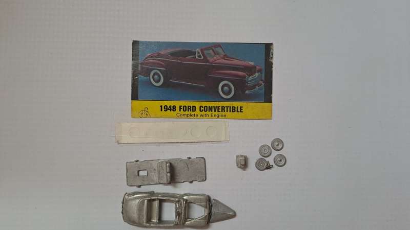 Model Trains/Cars HO 1 x 1948 Ford Convertible with white wall tires Kit. - Metal Casting