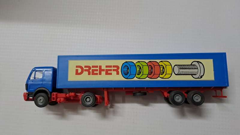 Model Trains/Track HO 1 x Kibri Mercedes-Benz Dreher Truck.