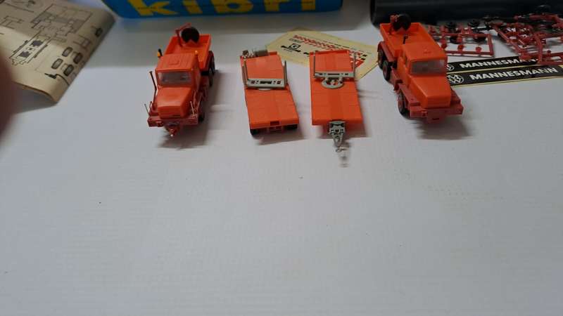 Model Trains/Track HO 1 x Kibri Faun Mannesmann Abnormal Pipe Load Truck.  + One extra horse.
