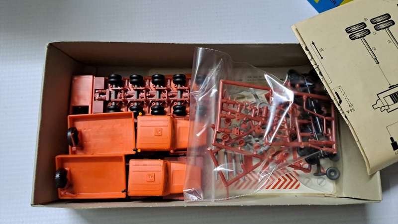 Model Trains/Track HO 1 x Kibri Faun Mannesmann Abnormal Pipe Load Truck.  + One extra horse.