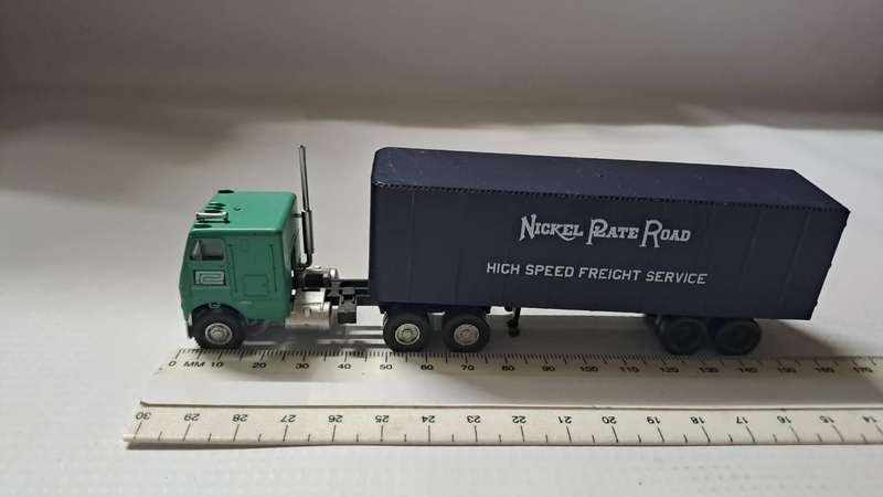 Model Trains/Track HO 1 x Walthers Nickel Plate Road Container Truck.