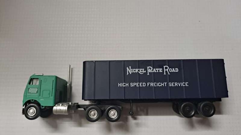 Model Trains/Track HO 1 x Walthers Nickel Plate Road Container Truck.