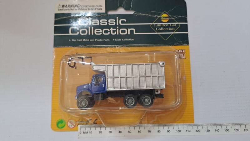 Model Trains/Die Cast Metal Truck 1/87 Scale 1 x Tipper Truck.