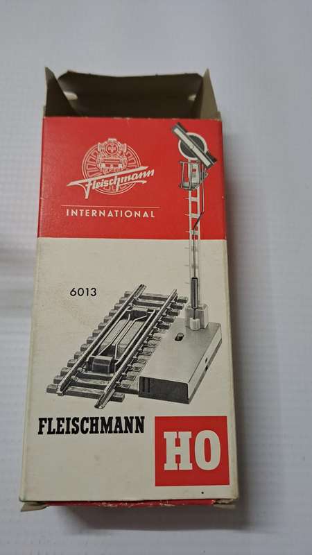 Model Trains HO Fleischmann 1 x Signal.  Boxed.