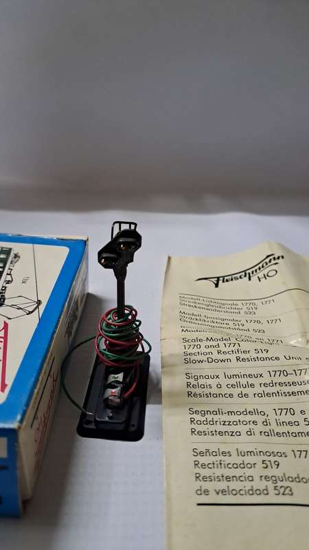Model Trains HO Fleischmann 1 x Signal.  Boxed. Working