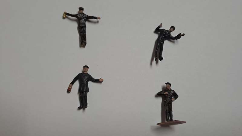 Model Trains 1:87 HO 4 x Railway figures.