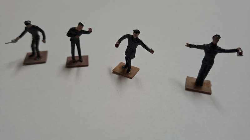 Model Trains 1:87 HO 4 x Railway figures.