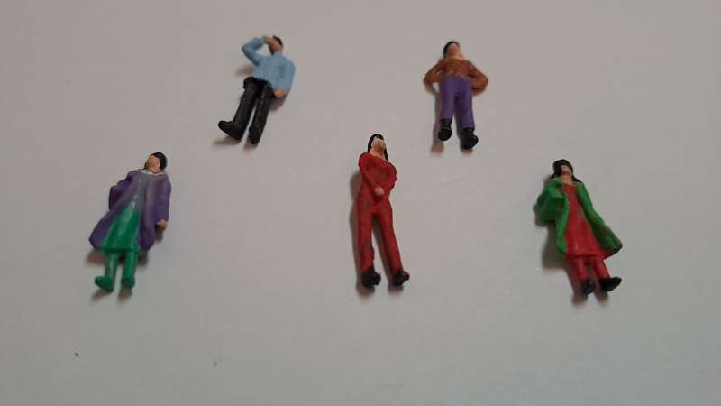 Model Trains 1:87 HO 5 x figures.