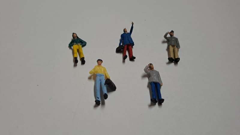 Model Trains 1:87 HO 5 x figures.