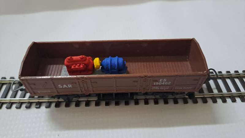 Model Trains 1:87 HO - Engines Loads x2 in one, long (small)