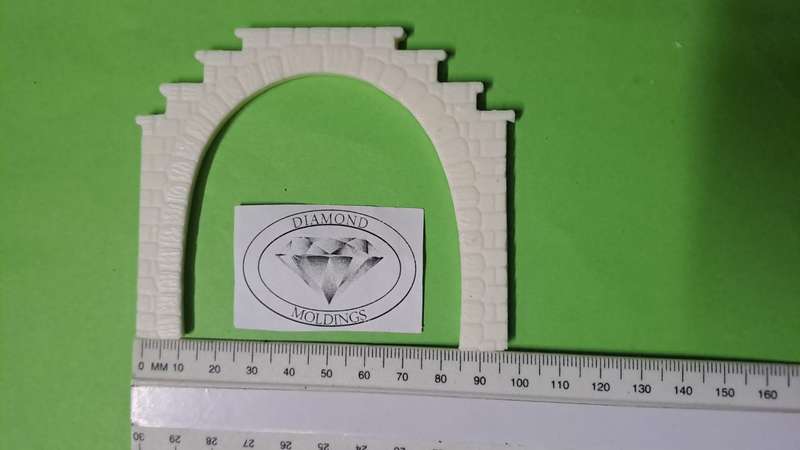 Model Trains H0 1/87 - Scale - Tunnel Port Single (smaller) - 100mm x 5mm x 82mm