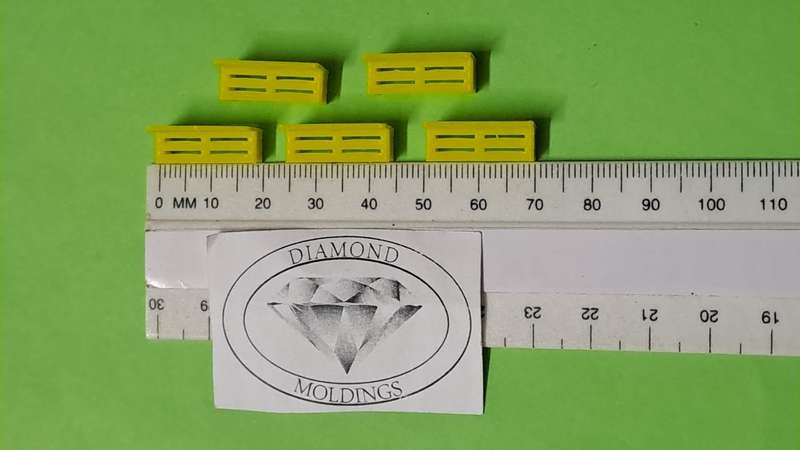 Model Trains 1:87 HO - Station/Park Benches - Yellow (5 pack)