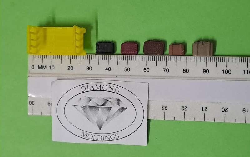 Model Trains 1:87 HO - Station Trolly with 6 x loose luggage