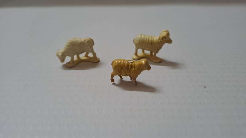 Model Trains HO-Scale 1 x Pack of Animals - Sheep (3 units).