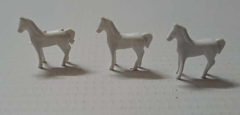 Model Trains HO-Scale 1 x Pack of Animals - Horses (3 units).