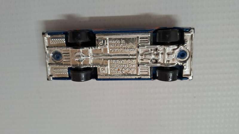 Hot wheels Diecast Model Car 1968 Dodge Dart 2010 `Mattel` 1/64 scale.