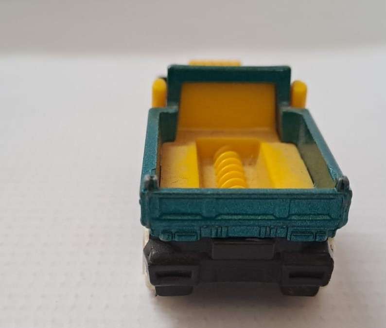 Hot wheels Diecast Model Car Snow Vehicle 2013 `Mattel` 1/64 scale.