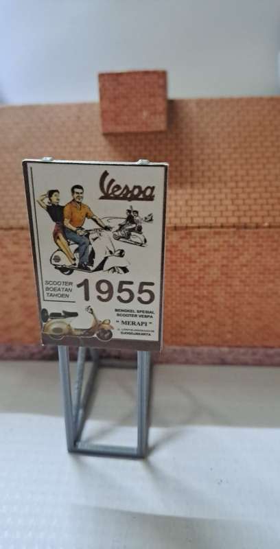 Model Trains HO 1 x Billboard 1955 + Vespa - 30mm x 41mm x 82mm