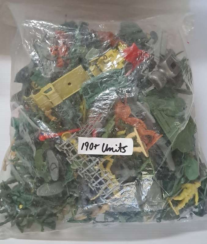 Military - Big bag plastic Army figures and cars. 190+ units