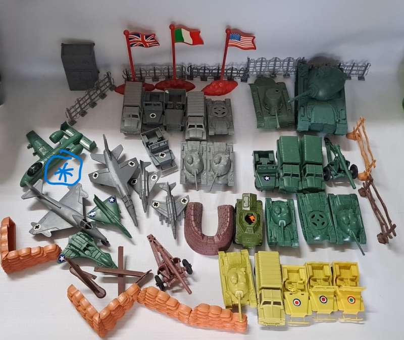 Military - Big bag plastic Army figures and cars. 190+ units