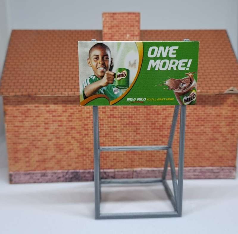 Model Trains HO 1 x Billboard 1970 + Milo - 50mm x 41mm x 82mm