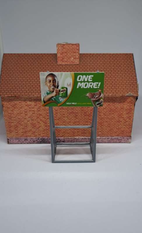 Model Trains HO 1 x Billboard 1970 + Milo - 50mm x 41mm x 82mm