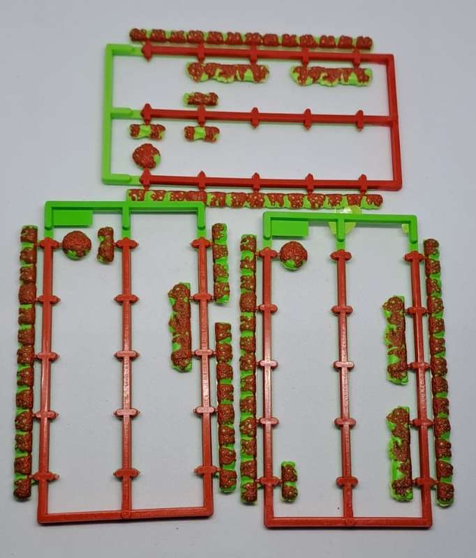 Model Trains H0-Scale 1 x Bag with 3 balcony plants. Plastic. See pics.