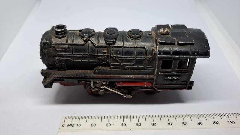 Model Trains H0-Scale 1 x Scrap Loco not tested. Not look like a runner, for spares & repairs.