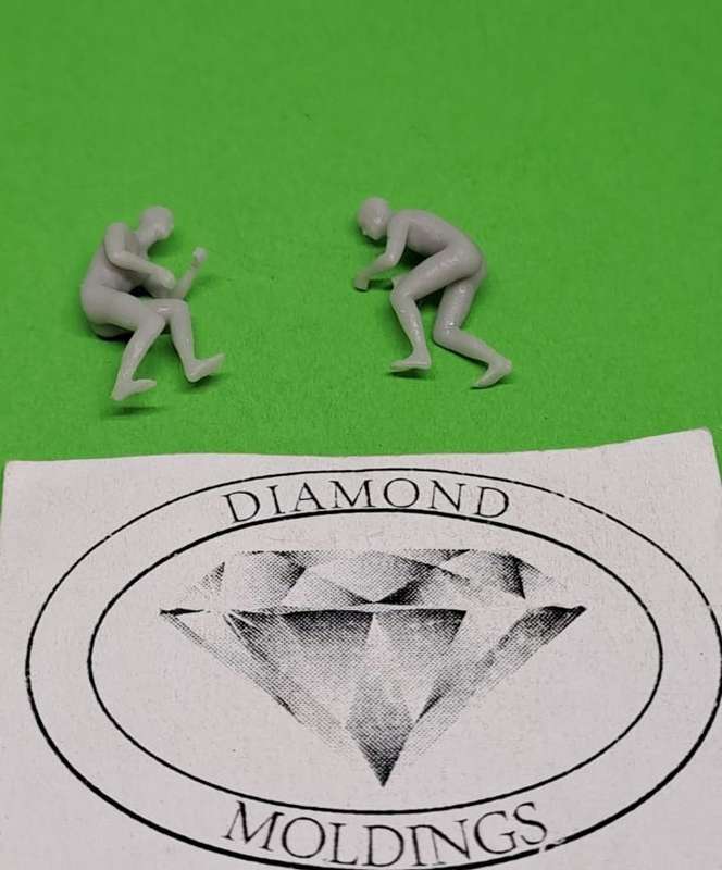 Model Trains 1/72 00 - People - Figures Mountain Climbers (x2) Unpainted