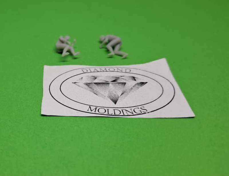 Model Trains 1/72 00 - People - Figures Mountain Climbers (x2) Unpainted