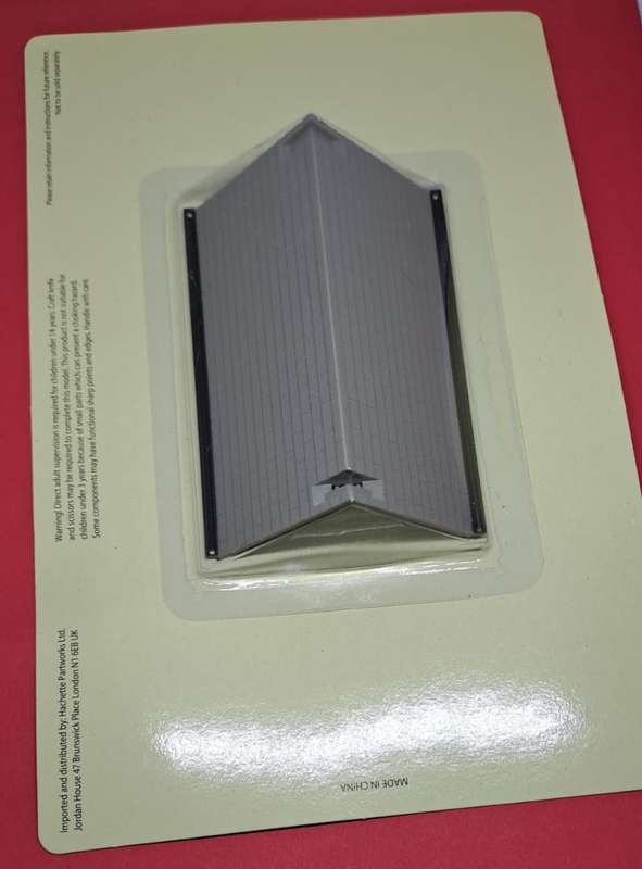 Model Trains HO/OO Scale 1 x Pack with Hachette partworks model train layout parts.
