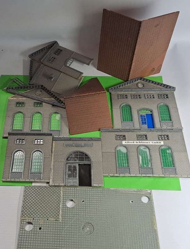Model Trains HO Scale 1 x Building. Not build. See pics.