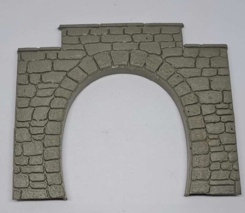 Model Trains HO-Scale 1 x Bag with one plastic single tunnel entrances.