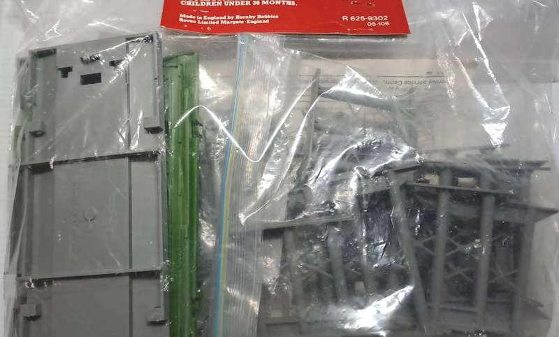 Model Trains H0 Scale 1 x Hornby Three High Level Piers Girder Bridge. 160 x 60 x 10mm Kit as is.
