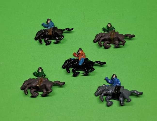 Model Trains N Scale 1 x Pack of 5 plastic horses with riders.