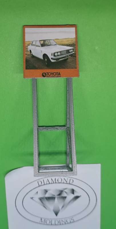 Model Trains HO 1 x Billboard 1972 + Toyota Carona 1700 - 30mm x 41mm x 82mm